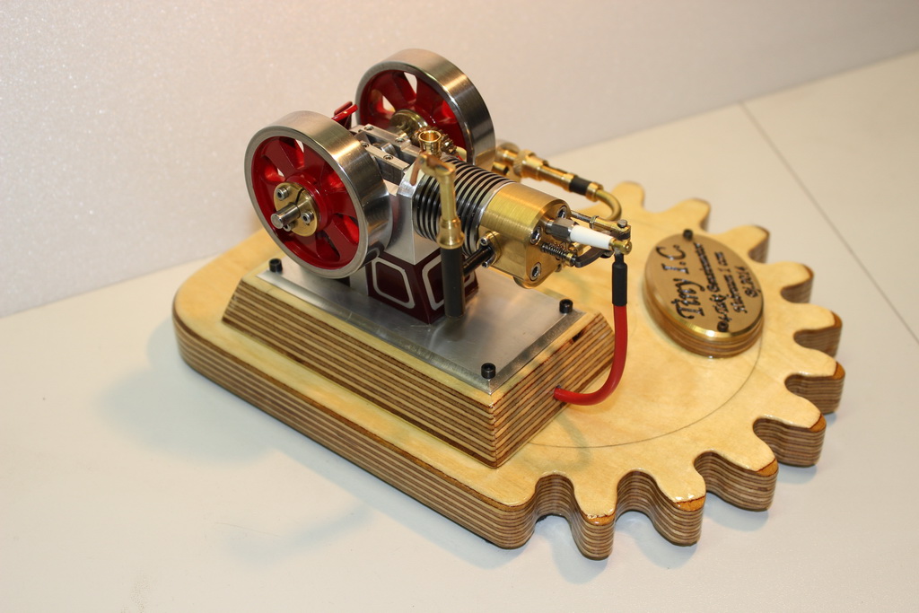 der fertige tiny ic 4 taktmotor 1 20170525 1020634541